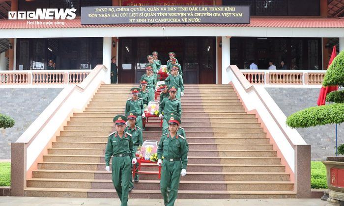 Tỉnh Đắk Lắk hiện đang tích cực triển khai “Chiến dịch 500 ngày đêm tìm kiếm, quy tập và xác định danh tính hài cốt liệt sĩ”, với mong muốn đưa những người con ưu tú của Tổ quốc còn nằm lại nơi chiến trường xưa trở về với quê hương, đồng đội và người thân.