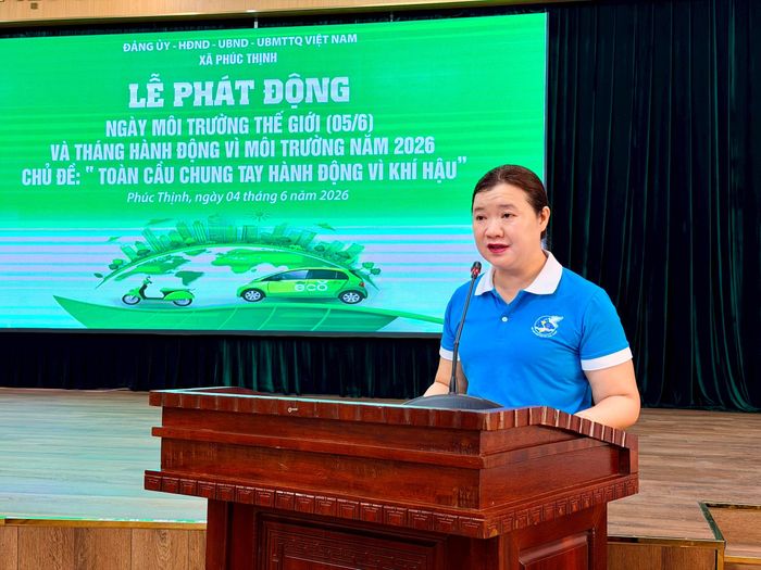 Đại diện Hội Liên hiệp Phụ nữ xã Phúc Thịnh phát biểu hưởng ứng tại lễ phát động. Ảnh: Thanh Hà