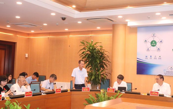 Đại diện Bộ Nông nghiệp và Môi trường đề xuất một số giải pháp liên kết vùng trong quản lý, bảo vệ môi trường. Ảnh: Hoàng Sơn