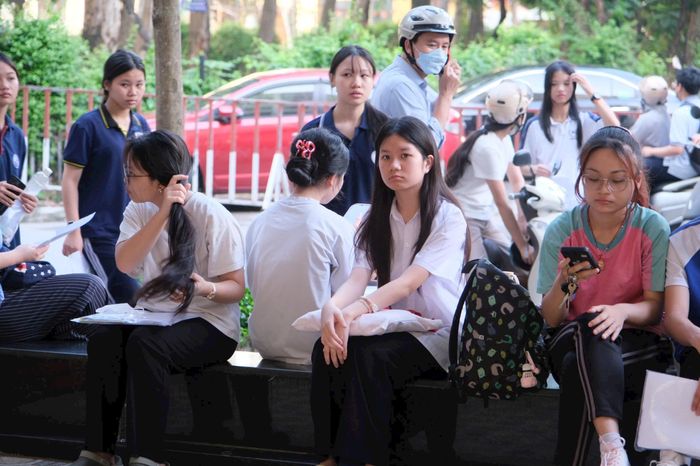 Các phòng thi được trang bị điều hòa, phục vụ nước uống miễn phí cho thí sinh. Ảnh: BN
