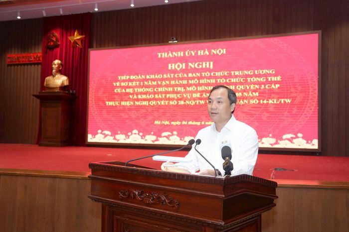 Phó Trưởng ban Thường trực Ban Tổ chức Trung ương Hoàng Trung Dũng phát biểu tại buổi làm việc. Ảnh: Phạm Hùng