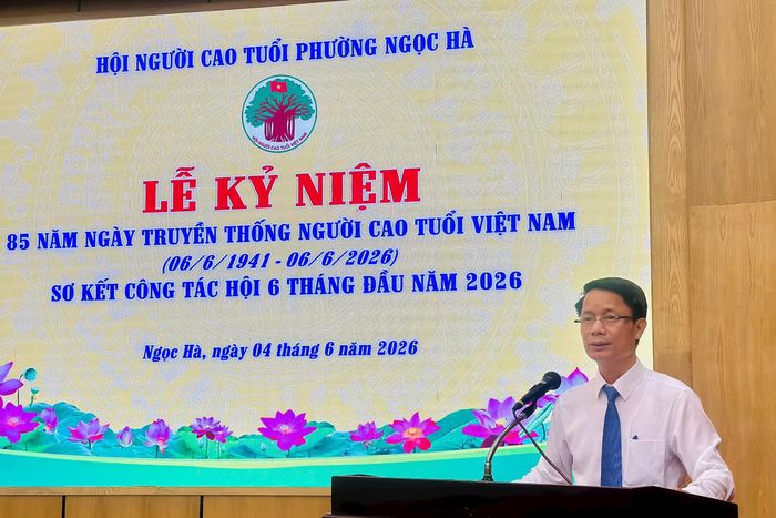 Phó Chủ tịch UBND phường Ngọc Hà Nguyễn Văn Hưng phát biểu tại hội nghị. Ảnh: DK