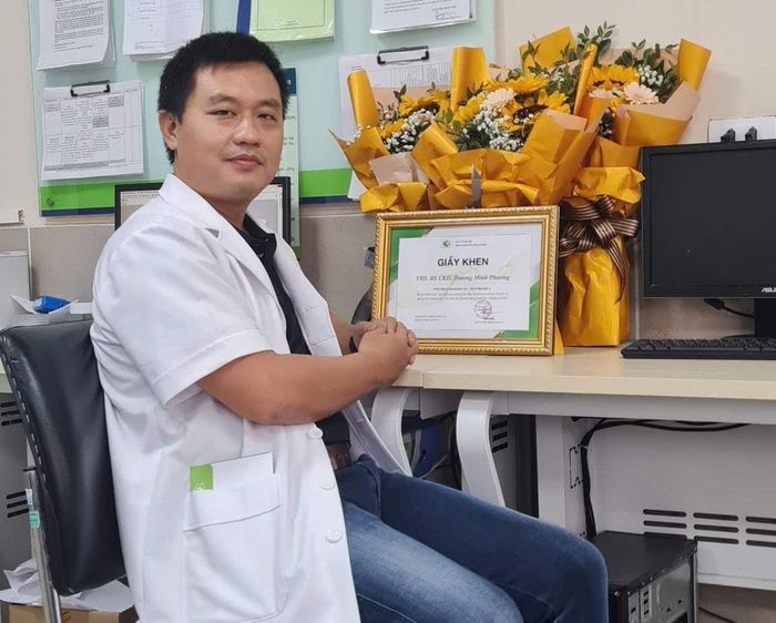 Hơn 20 năm cống hiến với nghề bác sĩ Phương luôn tìm thấy niềm vui và sự hài lòng trong công việc. Ảnh: PV