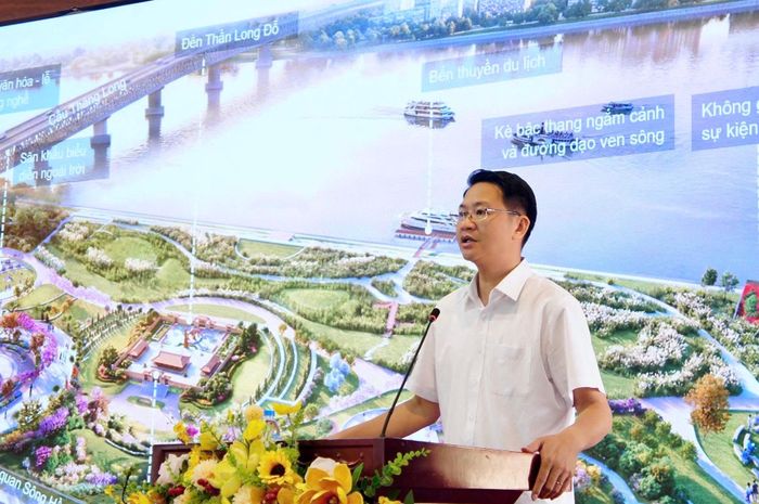 Phó Bí thư Thường trực Đảng ủy phường Phú Thượng Trần Quang Đạo phát biểu tại hội nghị. Ảnh: PV