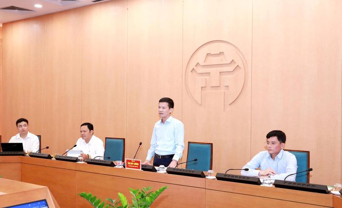 Phó Chủ tịch UBND thành phố Hà Nội Bùi Duy Cường phát biểu tại cuộc làm việc. Ảnh: Tùng Nguyễn.