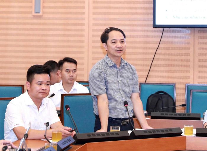 Bí thư Đảng ủy xã Bất Bạt Đỗ Quang Trung nêu ý kiến tại cuộc làm việc. Ảnh: Tùng Nguyễn.