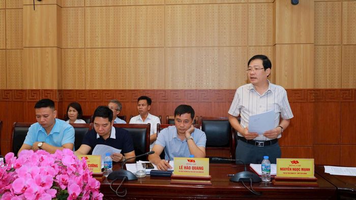 Chủ tịch UBND xã Nguyễn Ngọc Mạnh phát biểu. Ảnh: Khuất Duyên