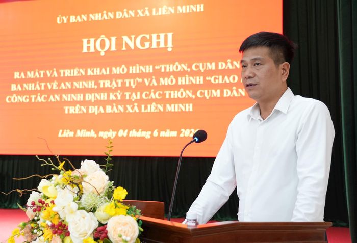 Đồng chí Đinh Thanh Quang, Phó Chủ tịch UBND xã Liên Minh, phát biểu tại hội nghị. Ảnh: Đỗ Văn Tùng