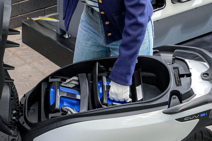 CUV e: đang là mẫu xe duy nhất của Honda dùng cơ chế đổi pin tại Việt Nam. Ảnh: Hoàng Linh