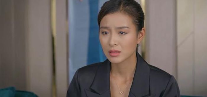 Hoa hậu tìm kiếm sự ủng hộ của Hoàng Nam sau một loạt sự cố xảy ra. Ảnh VTV