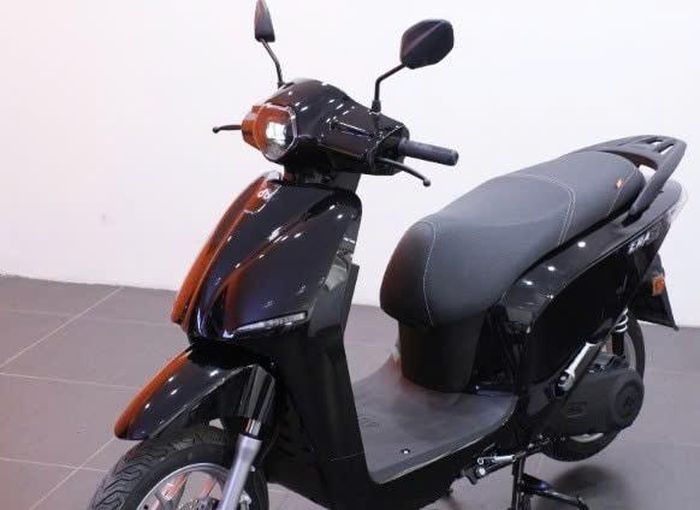 Xe điện Dat Bike Era E2 được trang bị mô-tơ điện công suất lên tới 5000W, một con số vượt xa nhiều mẫu xe điện phổ thông hiện nay