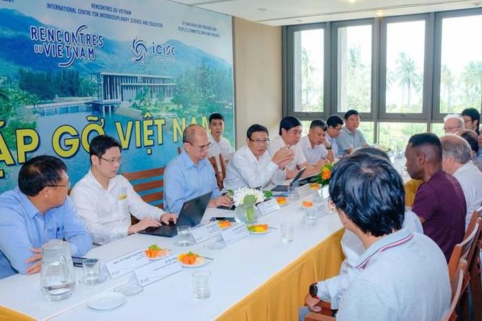 Nhiều nhà khoa học quốc tế cho rằng Việt Nam có lợi thế đáng kể về Toán học và Vật lý lý thuyết - những lĩnh vực không đòi hỏi hạ tầng quá đắt đỏ nhưng có vai trò nền tảng đối với khoa học lượng tử hiện đại
