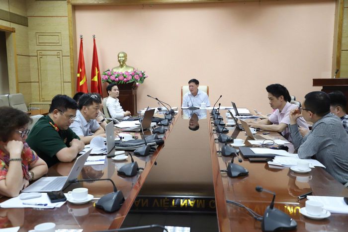 Quang cảnh cuộc họp.