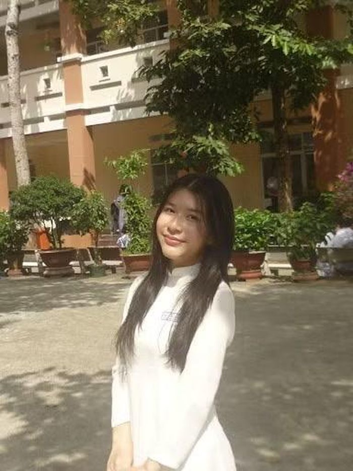  Bạn Kim Phụng đạt điểm 8.0 IELTS. Ảnh: NVCC 