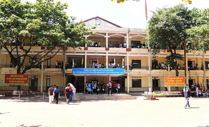 Thí sinh thi lớp 10 tại THPT Hưng Yên. (Ảnh: Báo Hưng Yên)