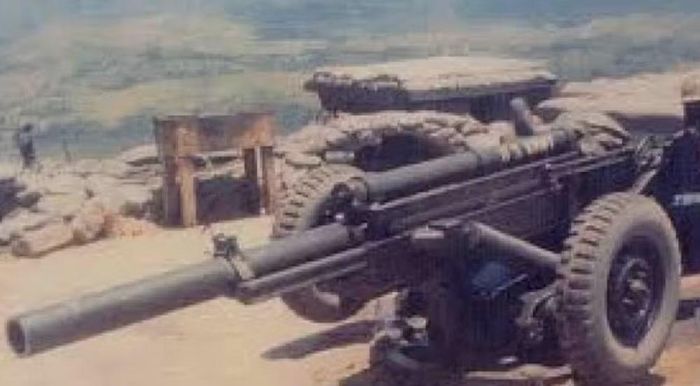 Trong thực tế chiến đấu, pháo kéo 105 mm M102 thường làm nhiệm vụ chi viện hỏa lực gần, bắn chế áp và hỗ trợ các chiến dịch hành quân.