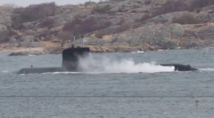Trong bối cảnh đó, HMS Södermanland trở thành phương án chuyển tiếp hợp lý. Dù không phải tàu ngầm thế hệ mới, đây vẫn là một trong những tàu ngầm phi hạt nhân có năng lực đáng kể tại châu Âu.