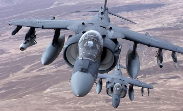 Ngày nay, khi những chiếc Harrier cuối cùng thực hiện chuyến bay chia tay trên bầu trời Bắc Carolina, một biểu tượng của thời kỳ Chiến tranh Lạnh và cuộc chiến chống khủng bố cũng chính thức lùi vào lịch sử.