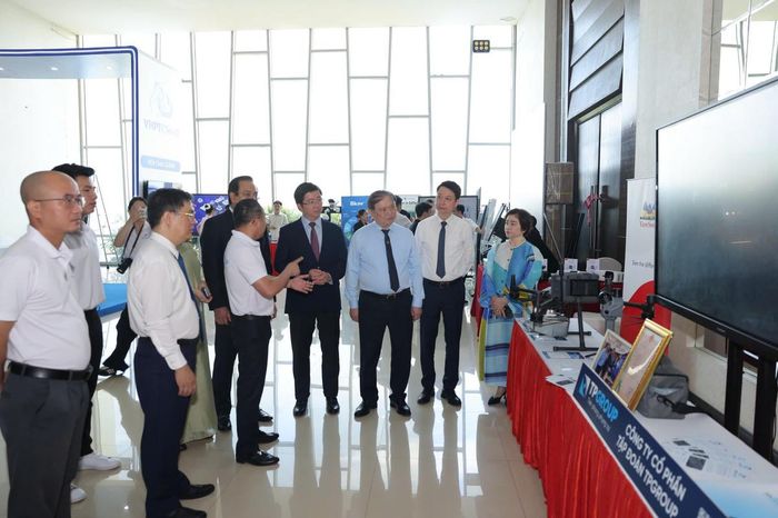 Các đại biểu tham dự Diễn đàn.