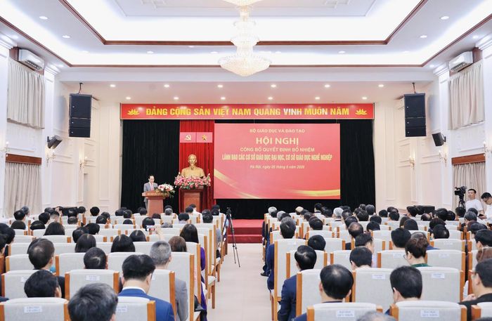 Toàn cảnh hội nghị.