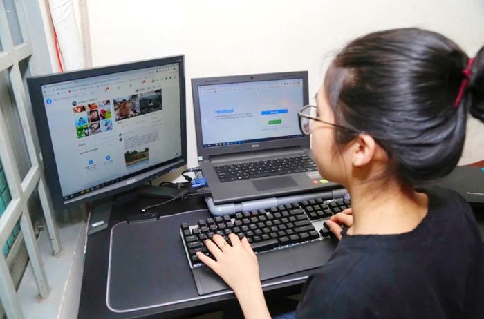  Đối với cá nhân, Bộ Quy tắc khuyến khích sử dụng họ tên thật hoặc thương hiệu sở hữu hợp pháp khi tham gia môi trường số. Ảnh: HOÀNG GIANG 