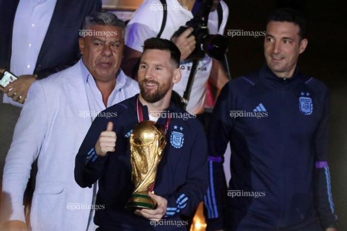  Thầy trò Messi vô địch World Cup 2022. Ảnh: EPA. 