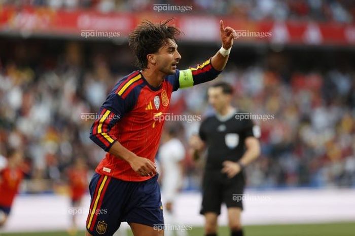  Đội trưởng Ferran Torres ghi bàn cho Tây Ban Nha vẫn không thể thắng Iraq. Ảnh: EPA. 