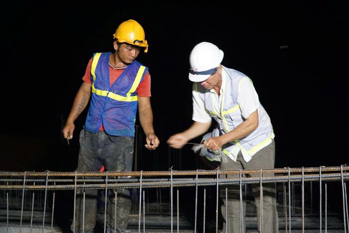  Mỗi buổi tối có 40-50 công nhân làm việc từ 17 giờ đến 21 giờ 