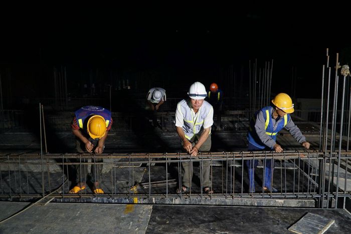  Chủ đầu tư các dự án cũng đề nghị, ngoài việc thi công linh hoạt và tổ chức tăng ca cần phải đảm bảo tuyệt đối an toàn lao động. 