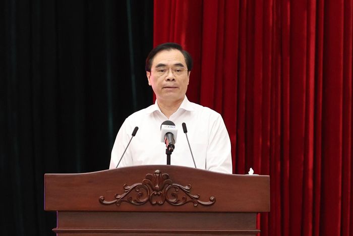  Ông PGS-TS Dương Trung Ý, Ủy viên Trung ương Đảng, Tổng Biên tập Tạp chí Cộng sản, phát biểu tại hội thảo. Ảnh: HÀ THƯ 