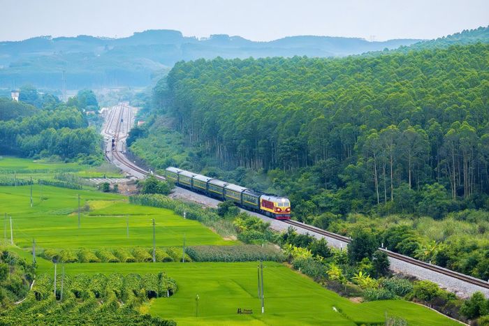  Đoàn tàu liên vận từ Hà Nội đi Nam Ninh (Quảng Tây, Trung Quốc). Ảnh: Đường sắt Việt Nam. 