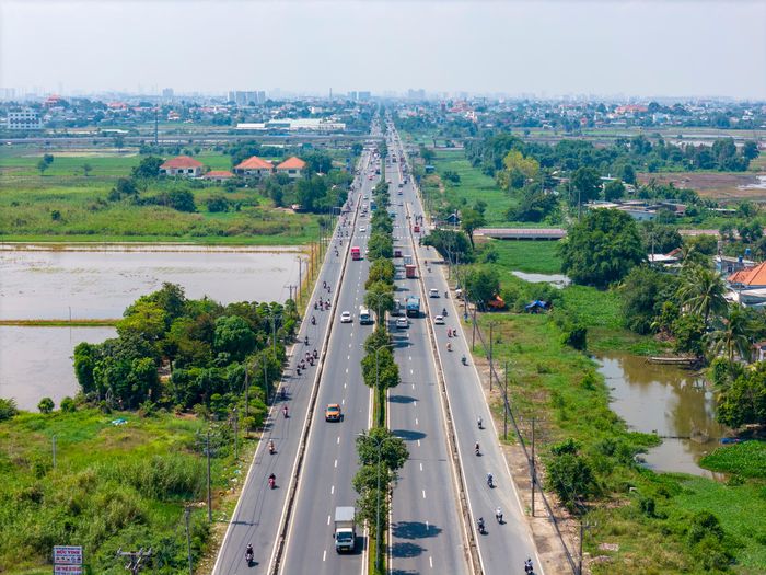  Đến nay, khi loạt dự án hạ tầng trọng điểm kỳ vọng thay đổi diện mạo huyện Củ Chi cũ được tăng tốc triển khai, xã Củ Chi mới ngày càng thể hiện năng lực kết nối liên vùng. Sắp tới, Quốc lộ 22 sẽ được đầu tư nâng cấp nhằm xóa điểm nghẽn cửa ngõ tây bắc. Tuyến dự kiến triển khai trên đoạn dài hơn 8 km từ Vành đai 3 đến nút giao An Sương, với quy mô mở rộng lên 10 làn xe. Công trình đặt mục tiêu khởi công trong quý II, với tổng mức đầu tư khoảng 4.189 tỷ đồng.