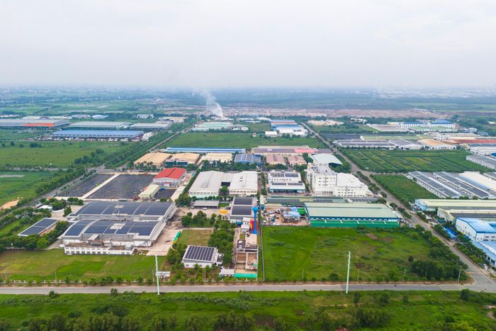  Tháng 3 vừa qua, Sở Khoa học và Công nghệ TP.HCM và Công ty AIC đã ký kết Biên bản ghi nhớ hợp tác về đầu tư trung tâm này. Thông qua dự án, AIC mong muốn mang công nghệ tiên tiến từ các đối tác hàng đầu thế giới đến Việt Nam, trong đó có các hệ thống GPU của Nvidia, nhằm xây dựng nhà máy AI quy mô lớn.