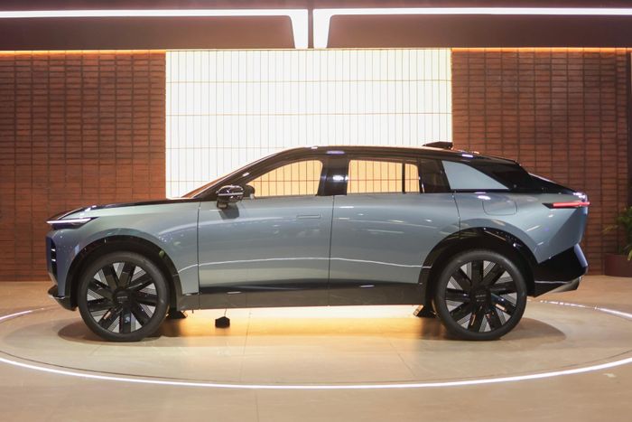  Mẫu Avinya đầu tiên sử dụng công nghệ của Chery dự kiến ra mắt vào năm 2027. Xe sẽ được vận chuyển từ Trung Quốc dưới dạng bộ linh kiện hoàn chỉnh để lắp ráp tại nhà máy mới của Tata ở Ấn Độ. 