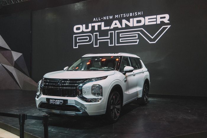  Mitsubishi Outlander PHEV All-new được giới thiệu tại PIMS 2026. Ảnh: TheAuto PH.