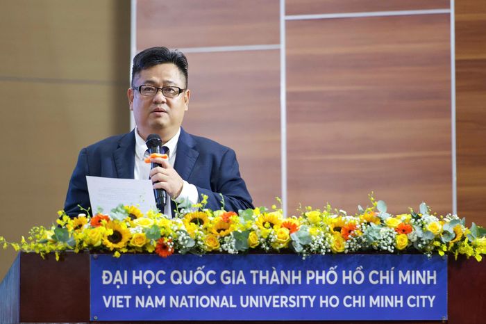  PGS.TS Nguyễn Tấn Trần Minh Khang, Bí thư Đảng ủy, Hiệu trưởng trường Đại học Công nghệ thông tin. Ảnh: Thái An. 