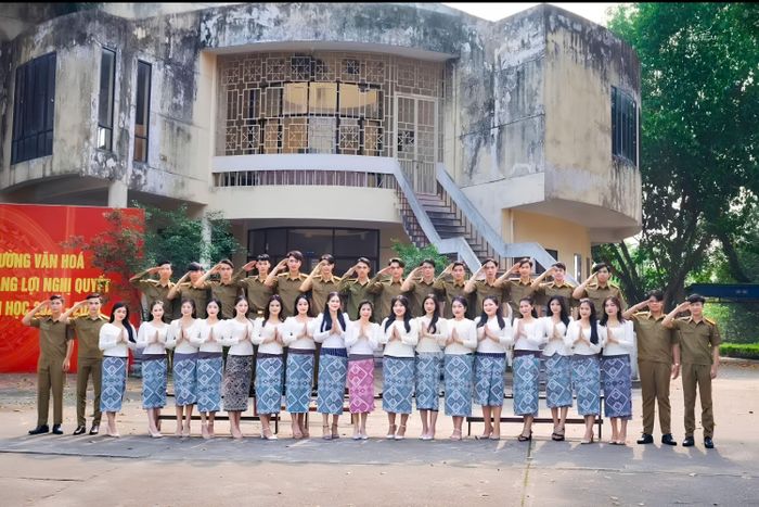  Ay Vy và các bạn trong lớp luôn ý thức rõ trách nhiệm và trân trọng cơ hội sang Việt Nam học tập.