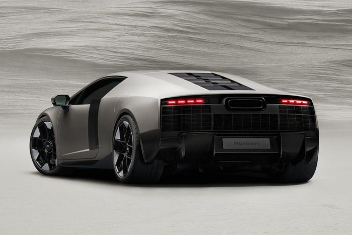  Toàn bộ hệ thống hybrid này cho công suất tối đa 1.001 mã lực. Siêu xe Audi Nuvolari có khả năng tăng tốc từ 0 lên 100 km/h chỉ trong 2,6 giây, tốc độ tối đa hơn 350 km/h. 