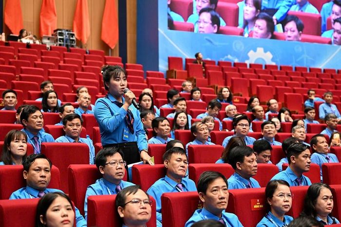 Các đại biểu nêu ý kiến thảo luận