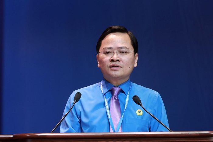 Chủ tịch Tổng Liên đoàn Lao động Việt Nam Nguyễn Anh Tuấn phát biểu bế mạc Đại hội