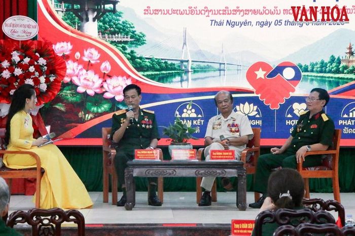 Tọa đàm giao lưu với những người từng có thời gian trực tiếp tham gia làm nhiệm vụ tại Lào