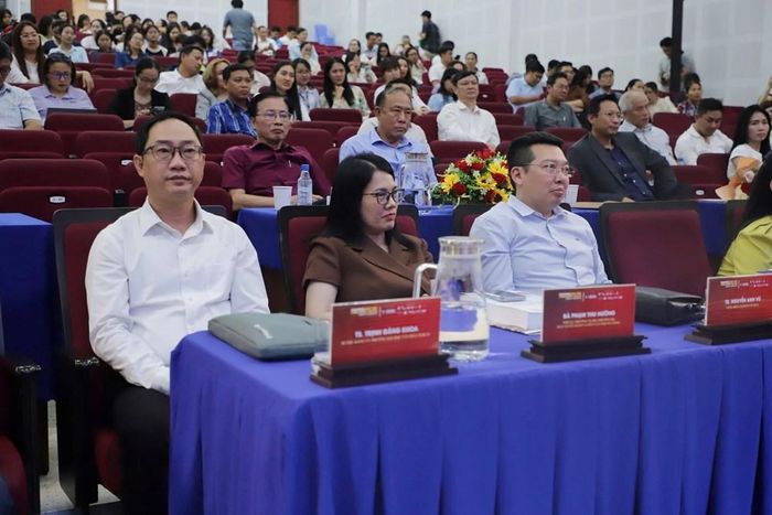 Các đại biểu tham dự hội thảo