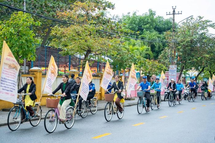 Một hoạt động diễu hành xe đạp được tổ chức tại Hội An trước đây