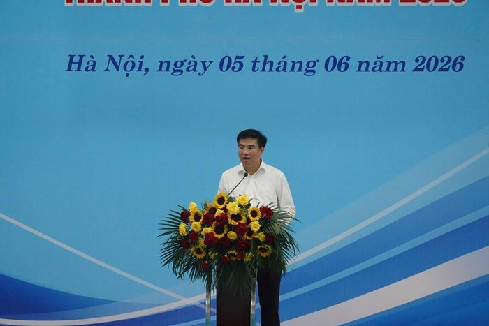 Chủ tịch UBND xã Gia Lâm Dương Viết Cường đại diện các địa phương phát biểu hưởng ứng