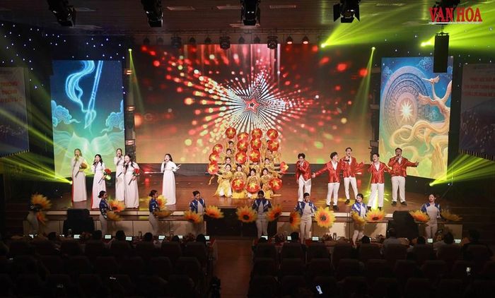 Liên hoan quy tụ 7 đoàn nghệ thuật đến từ các trường đại học, cao đẳng khu vực miền Trung, Tây Nguyên và nhiều cơ sở đào tạo trên địa bàn Đà Nẵng