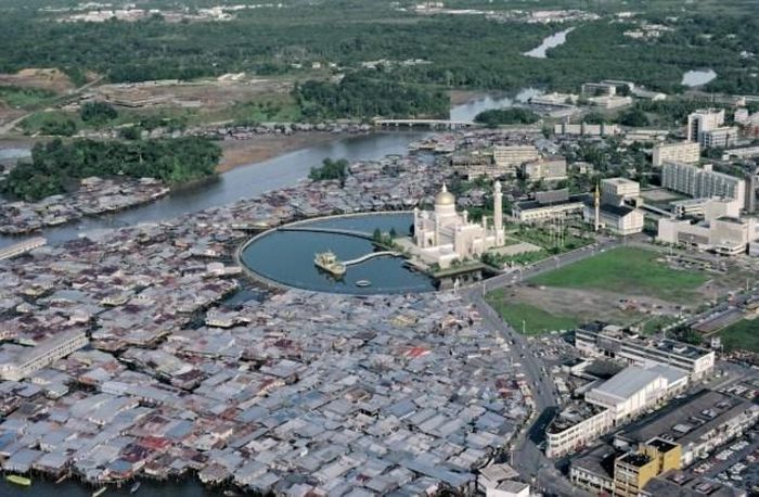 Thủ đô Bandar Seri Begawan của Brunei. Ảnh: Hachettelearning
