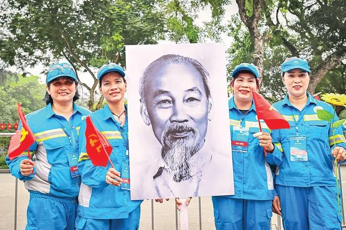 Việc học tập, làm theo tư tưởng, đạo đức, phong cách Hồ Chí Minh không chỉ dừng lại ở các khẩu hiệu, mà hiện hữu sinh động trong từng ca sản xuất, những sáng kiến, ý tưởng sáng tạo.
