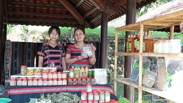 Nhiều sản phẩm OCOP và đặc sản địa phương cũng được trưng bày giới thiệu tại Lễ hội Ẩm thực truyền thống lần này.