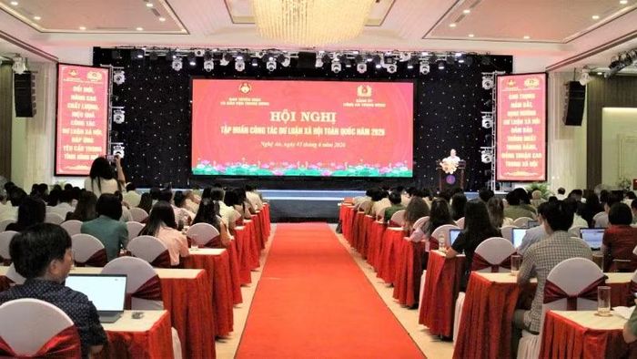 Toàn cảnh Hội nghị.