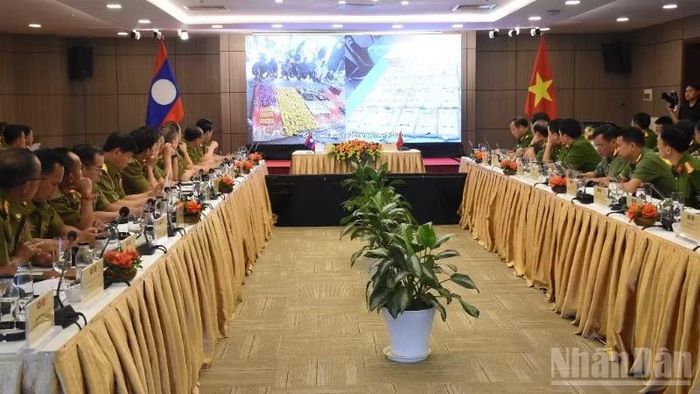 Toàn cảnh hội nghị.